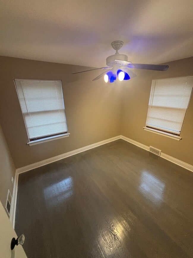 Foto del edificio - 3334 Prairie Ave