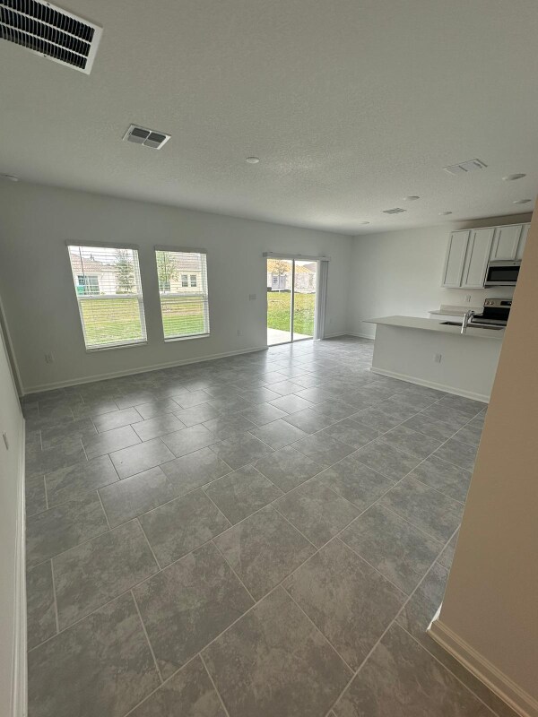 Foto del edificio - 3133 Blue Bonnet Ln
