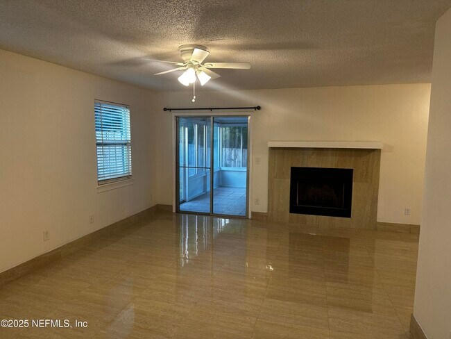 Foto del edificio - 11695 Tanager Dr