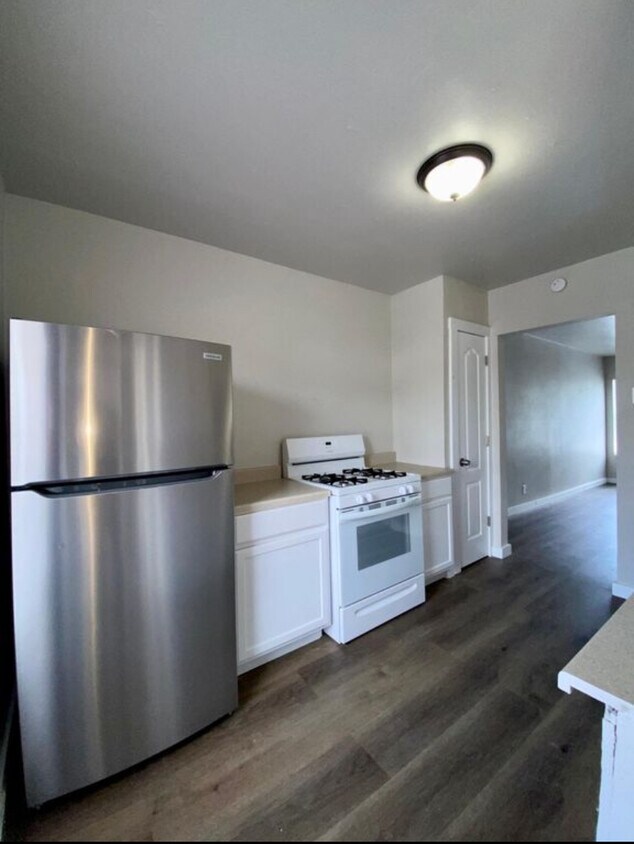 Foto principal - 642 Robinson St