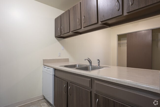 Interior Photo - Leonard East Apartments