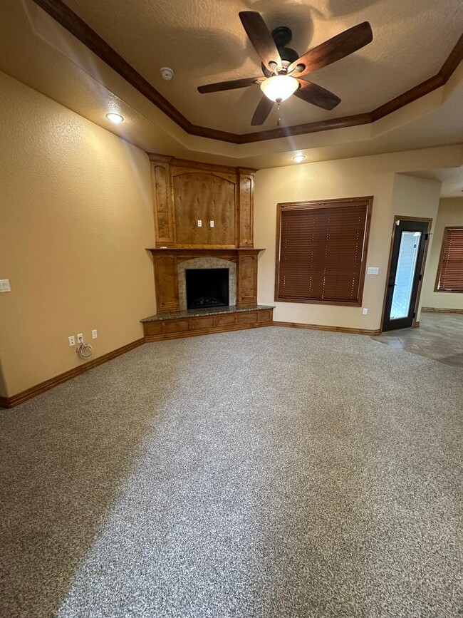 Building Photo - Spacious and Stunning 4 Bed Home! Zia Scho...