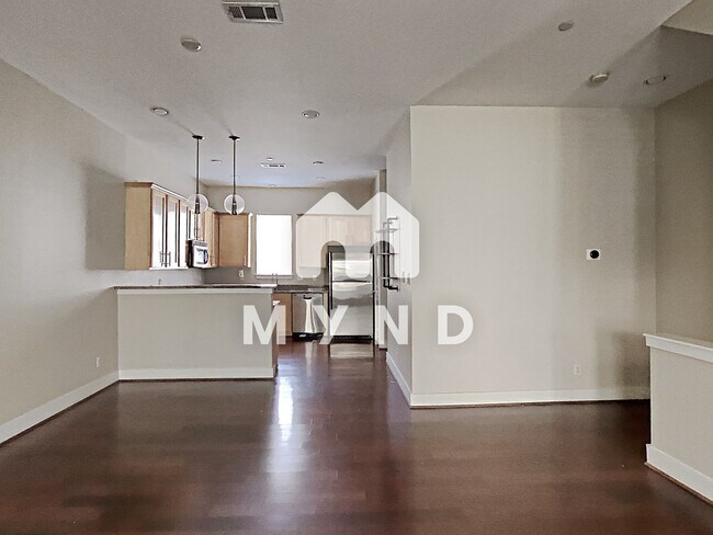 Foto del edificio - 5743 Prospect Ave Unit D