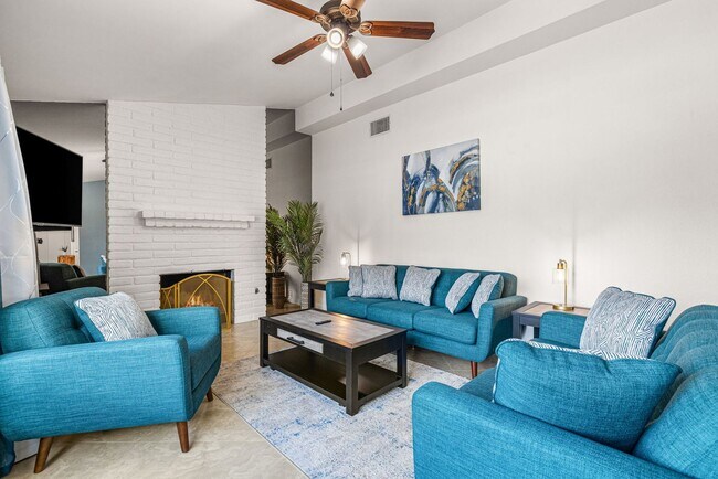 Foto del edificio - Sunnyside House with Pool in Palm Springs