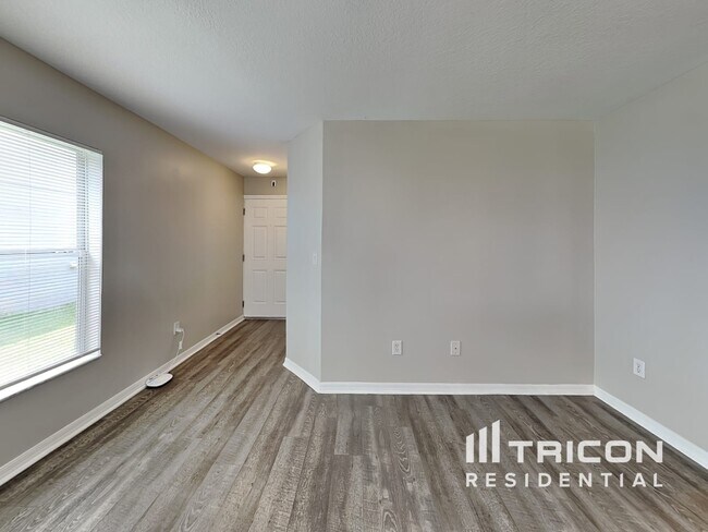 Building Photo - 9530 Simeon Dr