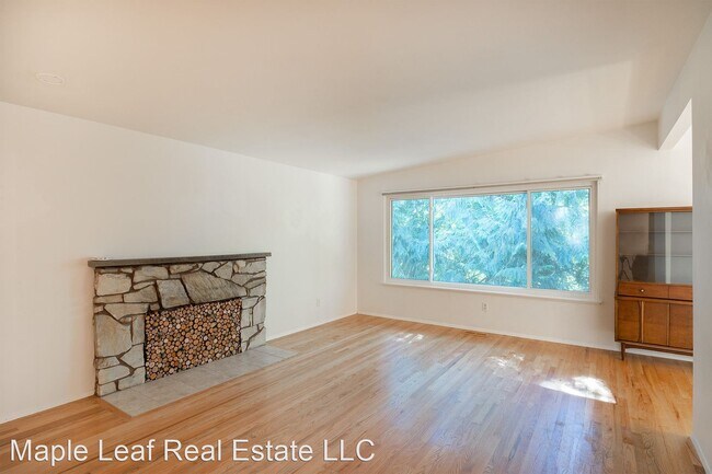 Foto del edificio - 5 br, 3 bath House - 19801 95th Ave NE