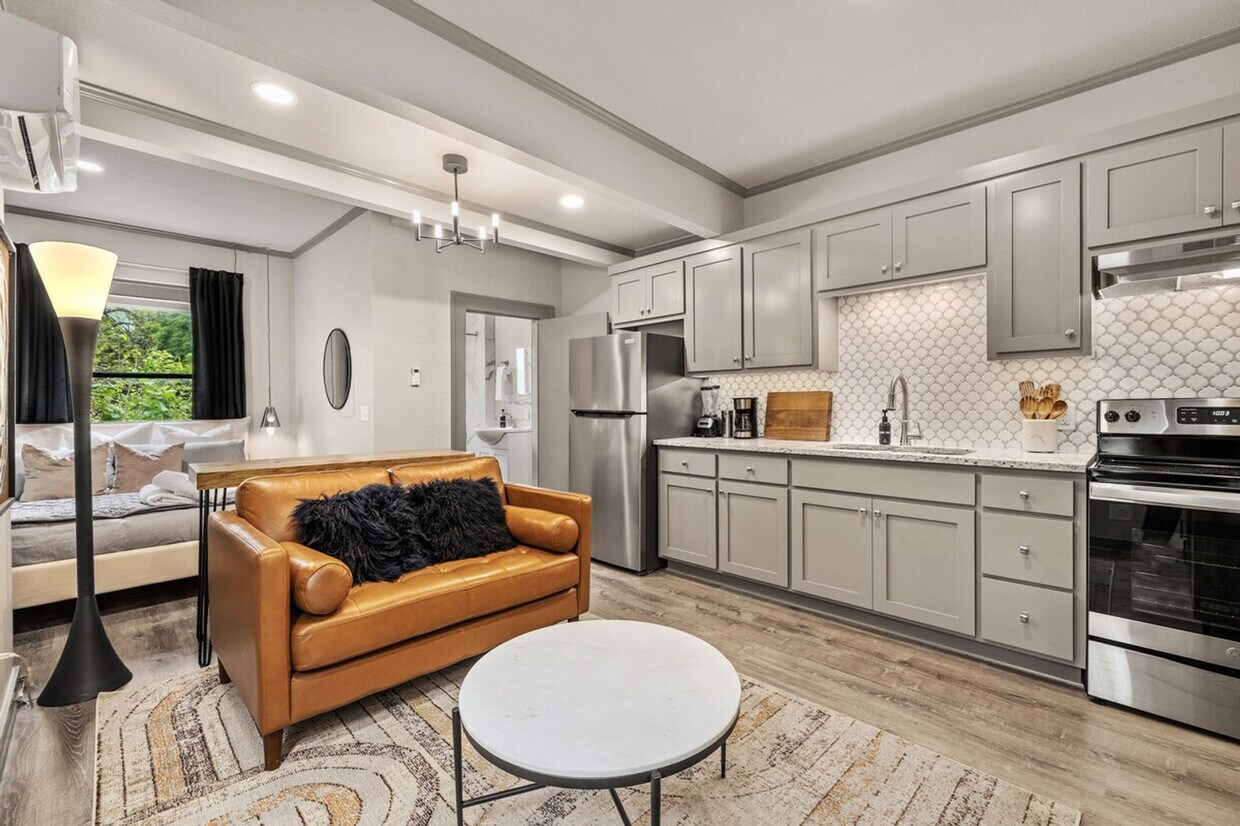 Foto principal - 122 W Meadow St