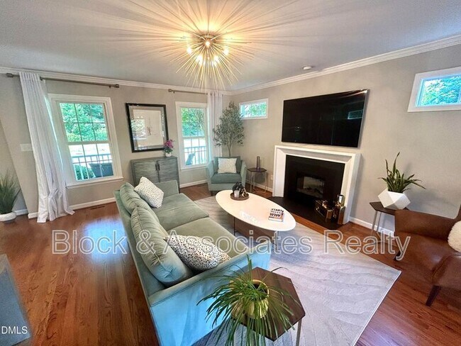 Building Photo - 540 Cayman Ave