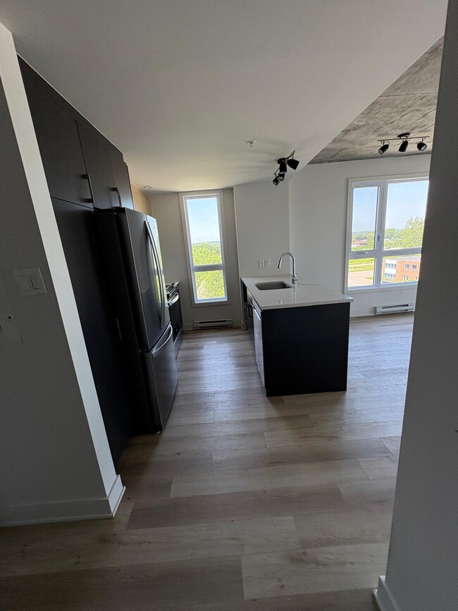 Photo du bâtiment - 1431 Av. de la Gare