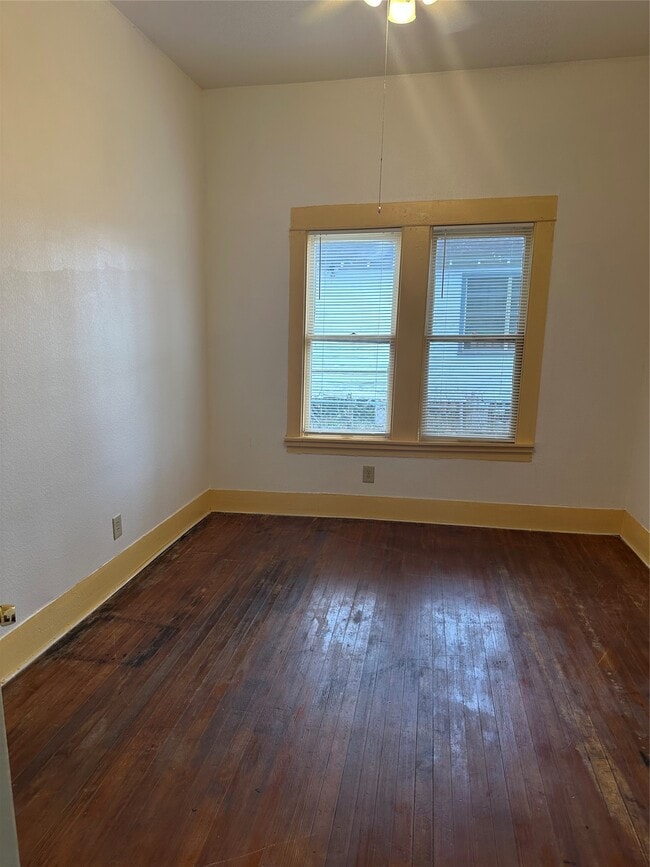 Building Photo - 4621 Davenport St