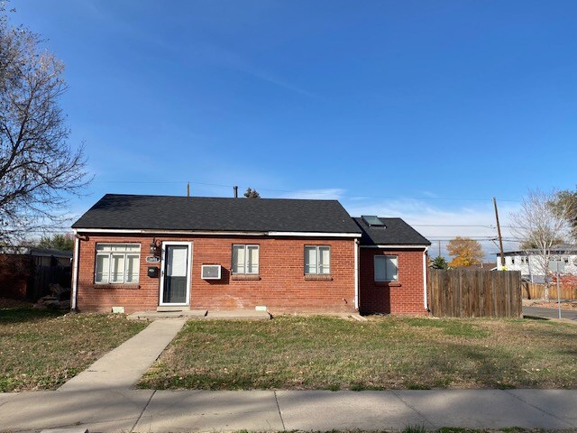 Foto principal - 3651 Steele St