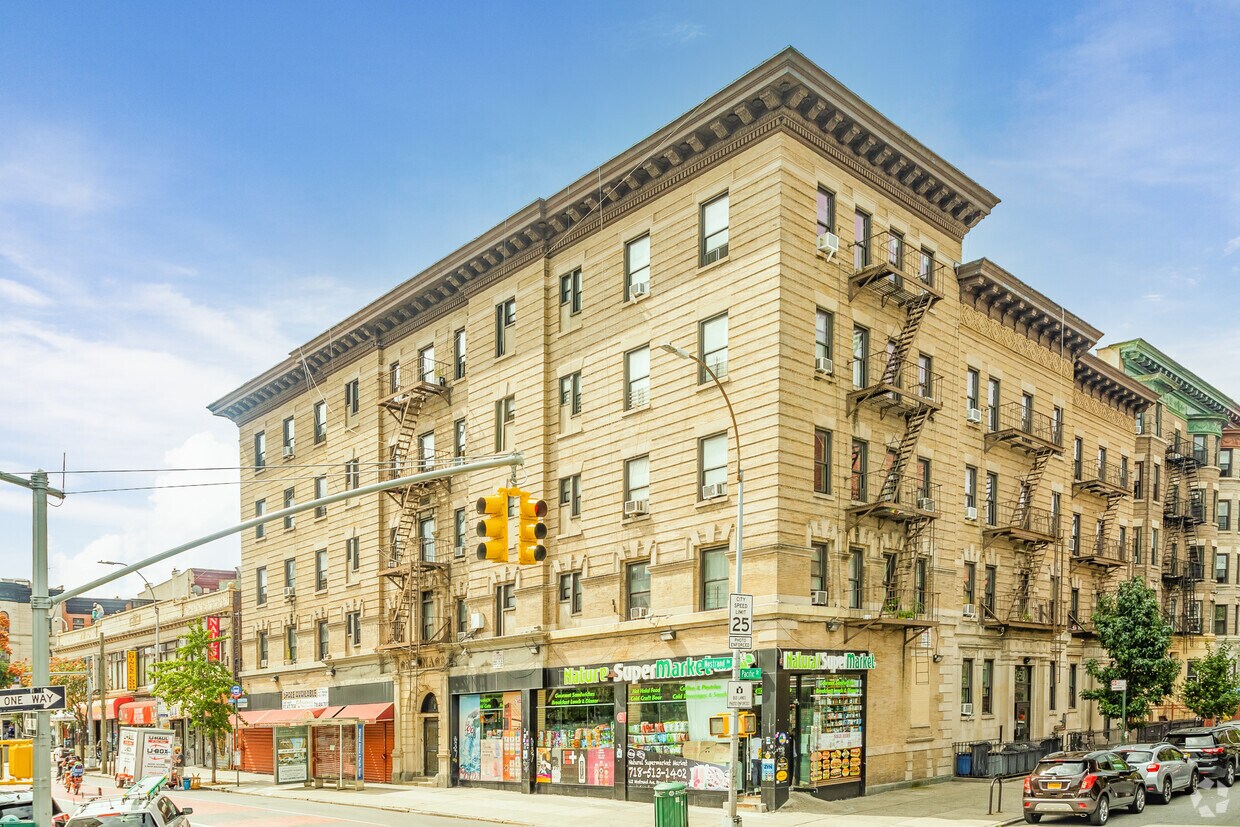 Foto principal - 616 Nostrand Ave