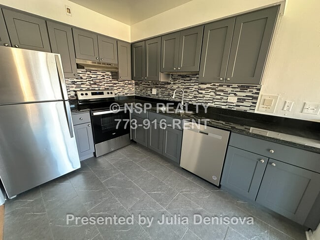 Building Photo - 1653 Oakwood Ave