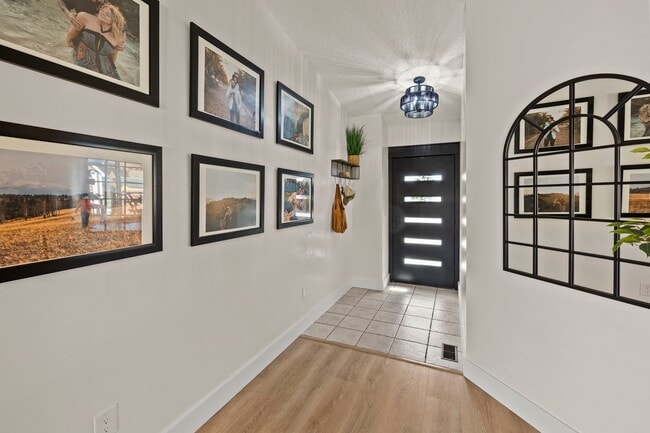Foto del edificio - 901 Candlestar Loop N