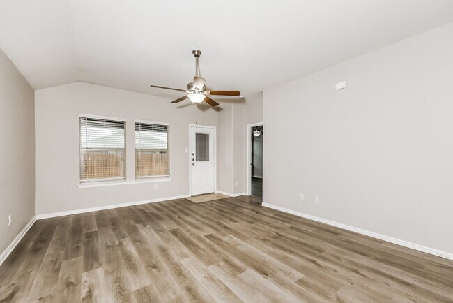Building Photo - 829 Walls Blvd