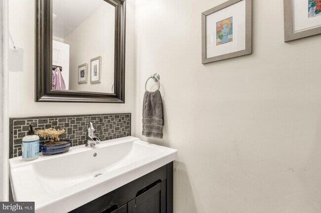 Foto del edificio - 4017 16th St NW