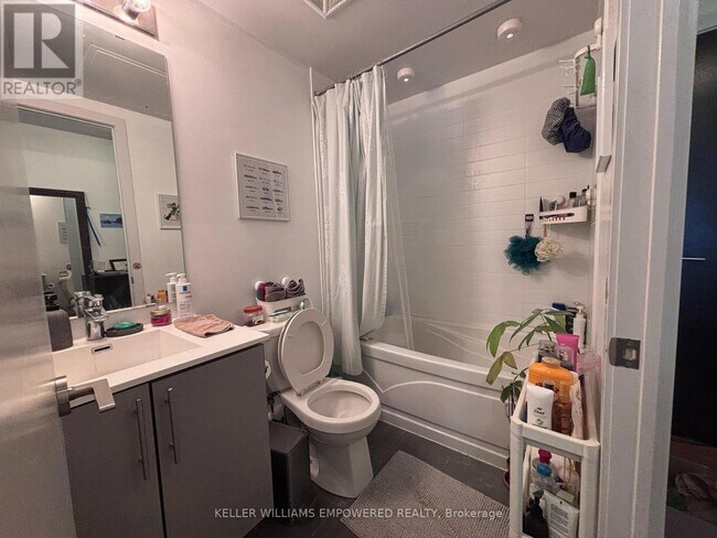 Photo du bâtiment - 60 Berwick Ave