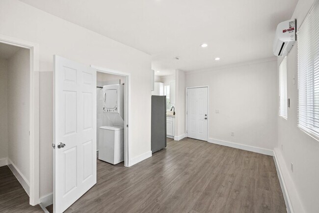 Foto del edificio - 5905 Whitnall Hwy