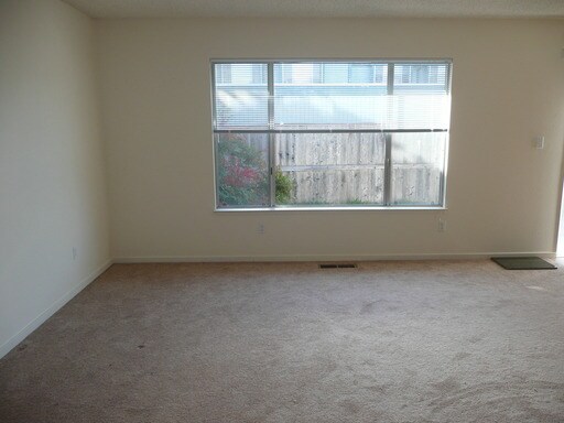 Building Photo - 643 Cordelia Dr