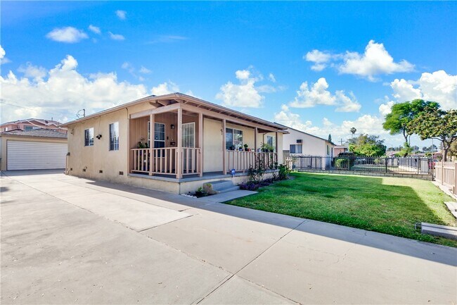 Building Photo - 2535 Muscatel Ave