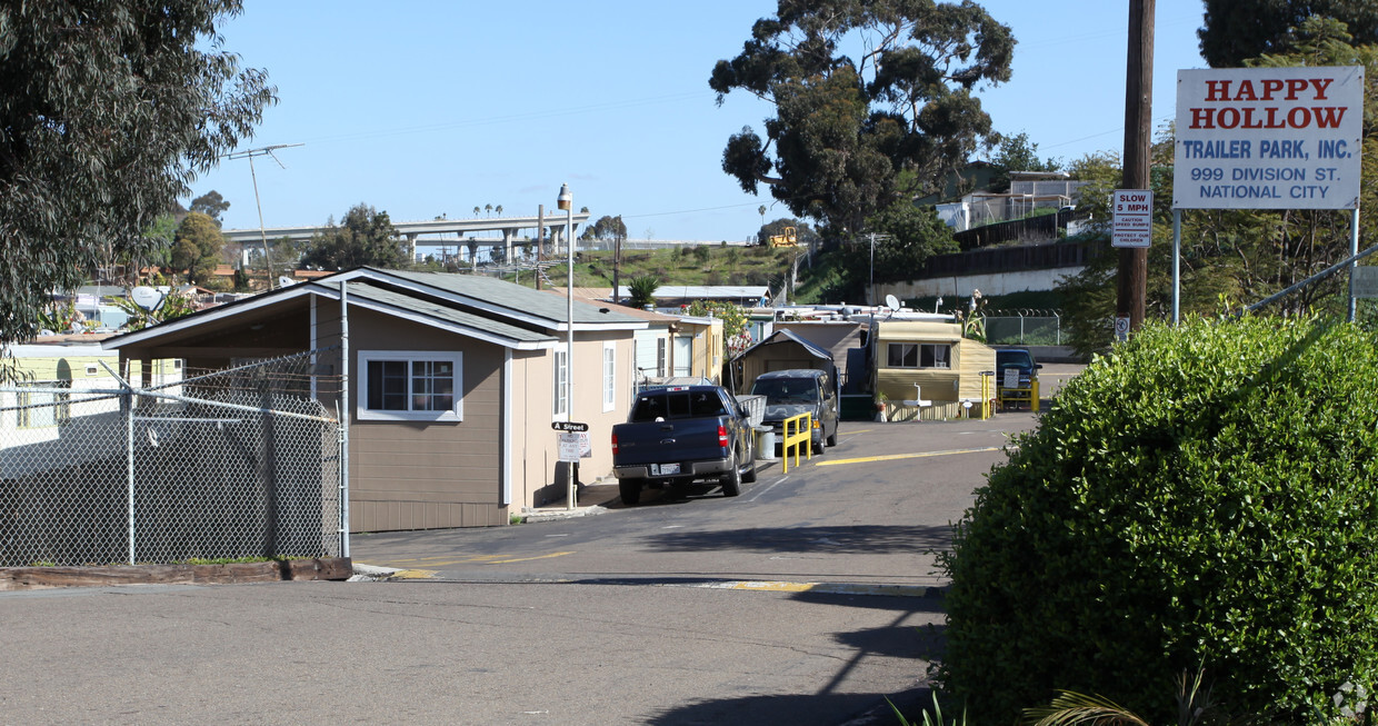 Foto del edificio - Happy Hollow Trailer Park