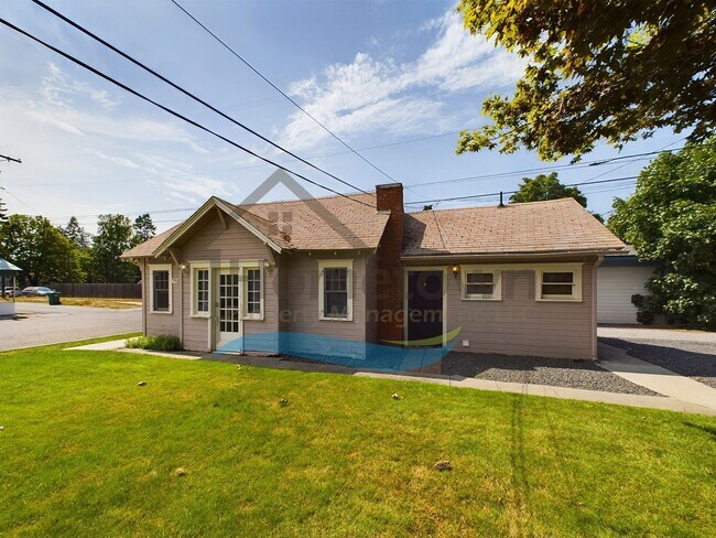 Foto del edificio - 1 Bedroom Cottage with Off-Street Parking Available in Midtown Coeur d'Alene!