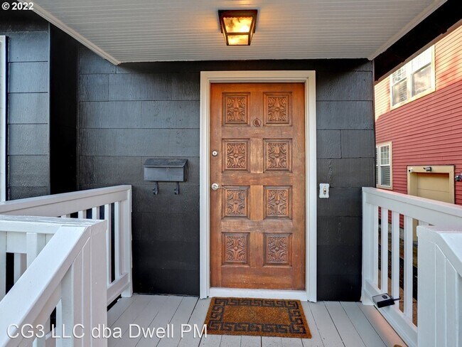 Building Photo - 3 br, 1 bath House - 556 N Buffalo St.