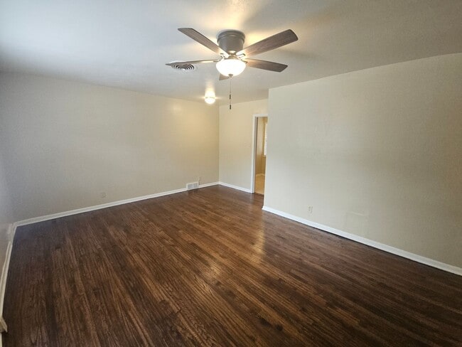 Building Photo - Cozy 2 bedroom 1 bathroom house with 1 car garage in North Richland Hills
