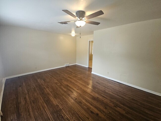 Foto del edificio - Cozy 2 bedroom 1 bathroom house with 1 car garage in North Richland Hills
