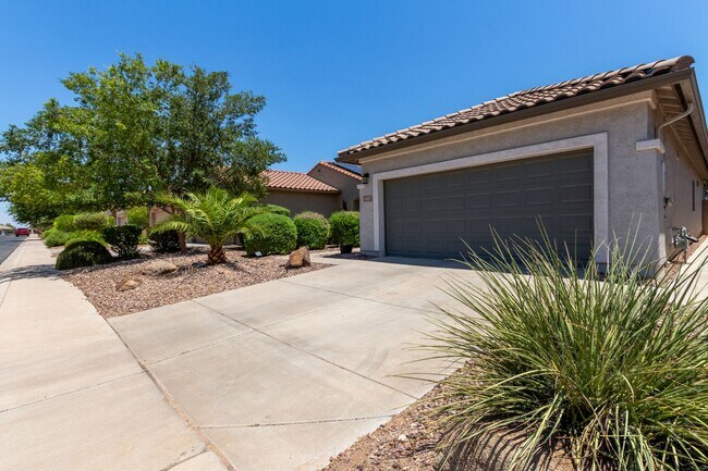Foto del edificio - Modern Desert Retreat in Anthem at Merrill...