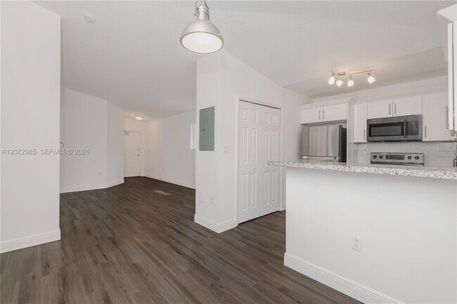Foto del edificio - 3390 NE 10th St