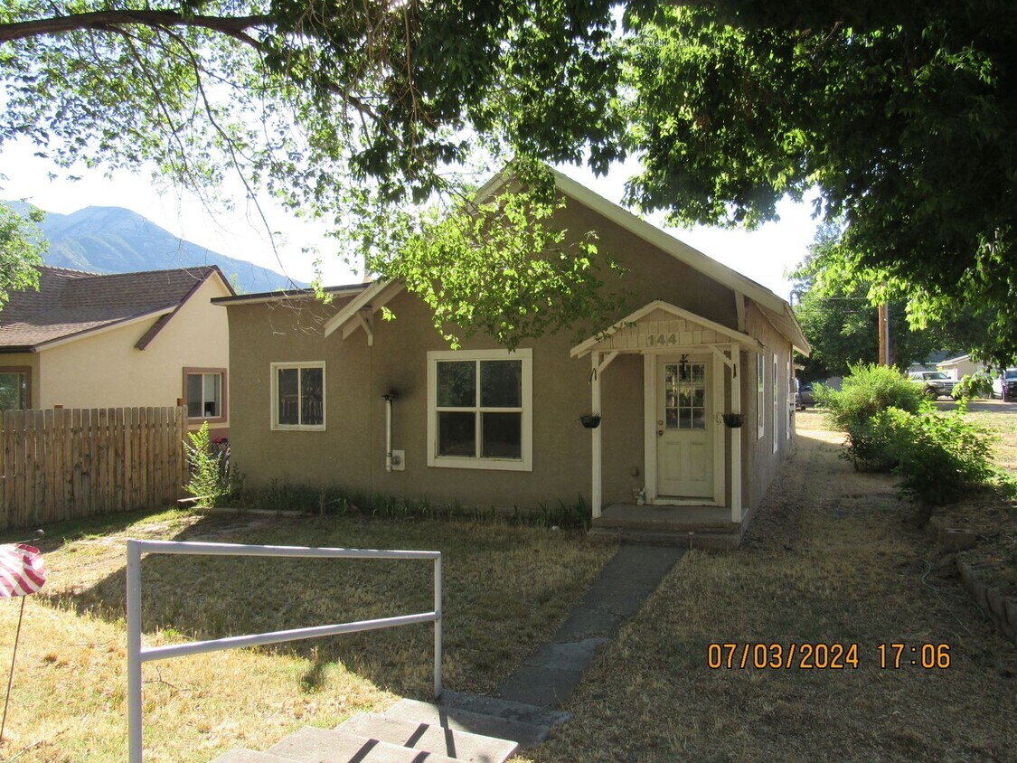 144 W 1st St, Parachute, CO 81635 House Rental in Parachute, CO