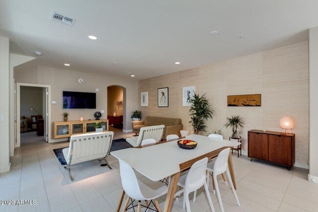 Foto del edificio - 3095 N Clanton St