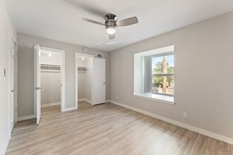 Building Photo - 5005 Manor Rd