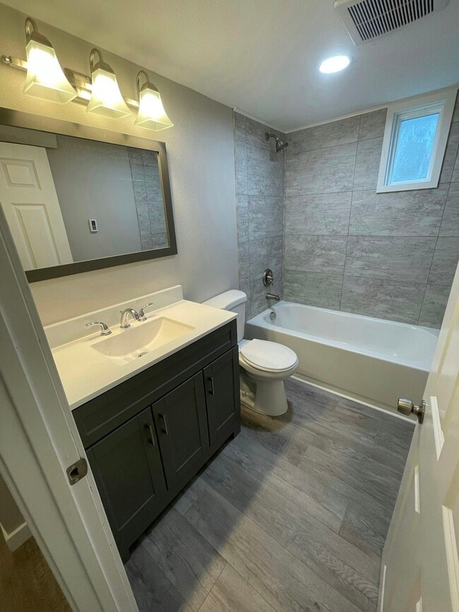 Photo - 1104 Sidney Ave Townhome