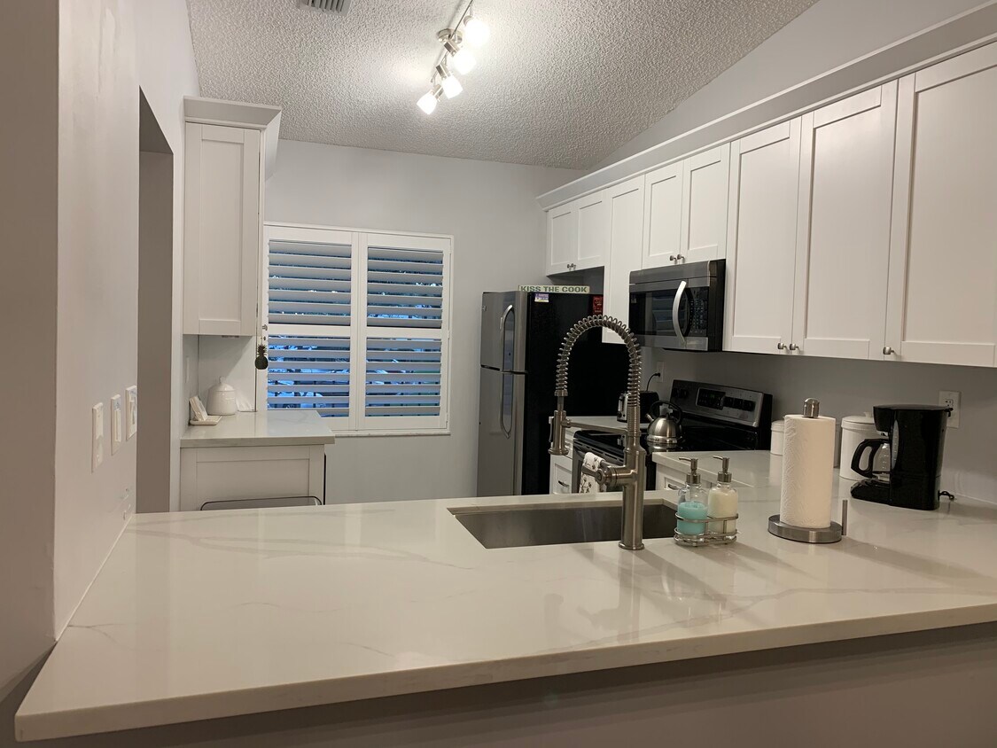 Renovated kitchen - 1401 Sabal Ridge Cir