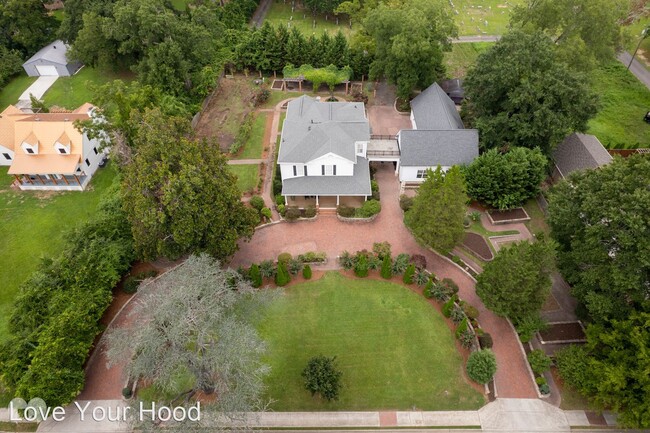 Building Photo - 4 br, 2.5 bath House - 440 Whitlock Avenue NW