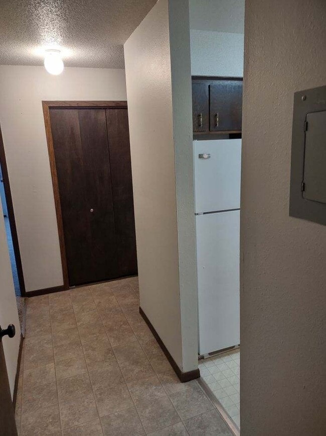 Building Photo - 1236 Edgewood Dr