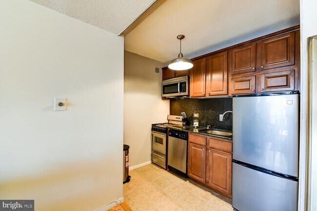 Building Photo - 1311 Delaware Ave SW