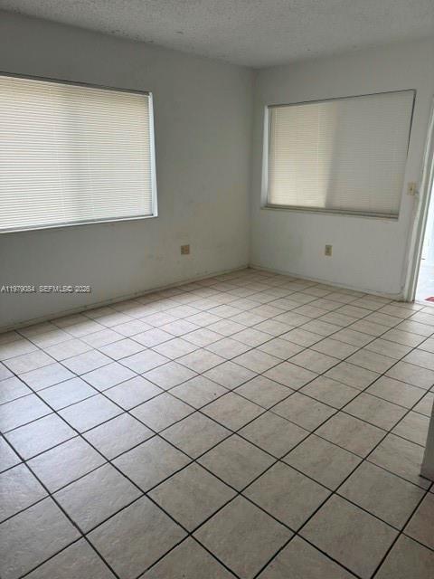 Foto del edificio - 2430 NE 135th St