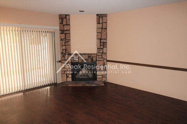 Building Photo - 3 br, 2.5 bath House - 5633 Albert Lane