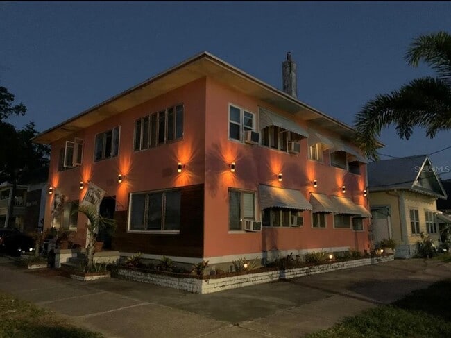 Building Photo - 730 7th Ave N