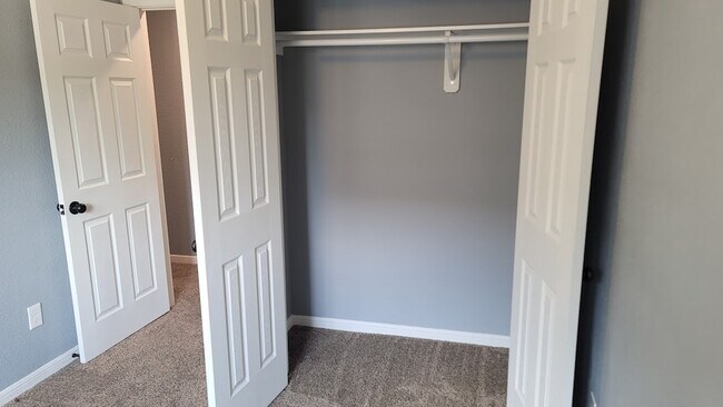 Building Photo - 806 Jefferson Ave