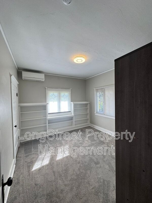 Building Photo - 129 NW 11th St