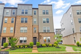 Building Photo - 10424 Ratcliffe Trl