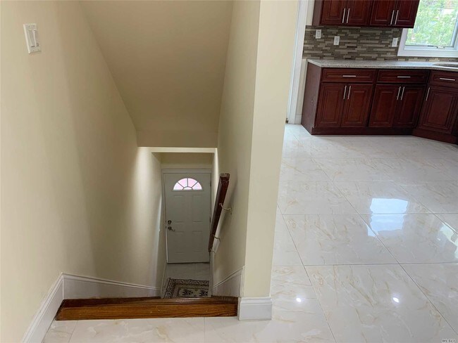 Foto del edificio - 99-27 63rd Rd