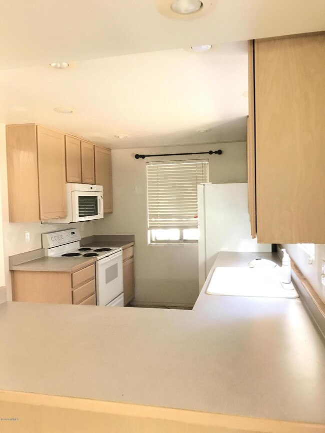 Foto del edificio - 6164 E Mountain Oaks Dr