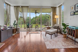 Building Photo - 3930 Oaks Clubhouse Dr