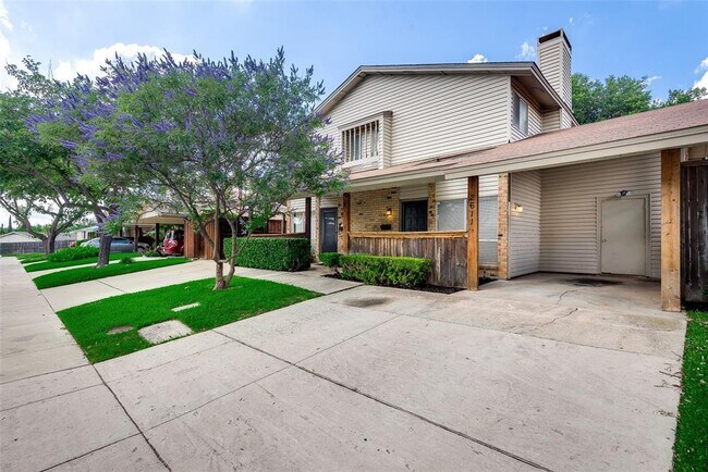 Building Photo - 2611 Via Cordova