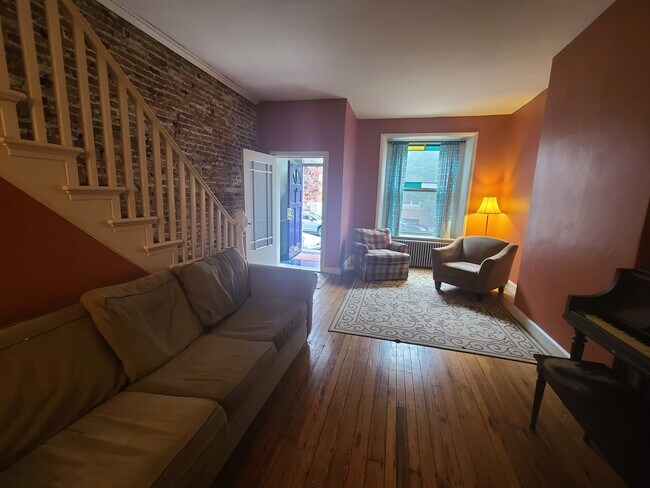 Foto del edificio - 2732 Brown St